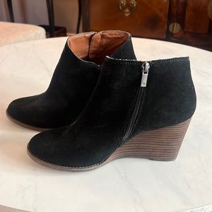 Black suede 9.5 black booties Lucky 🍀 Brand